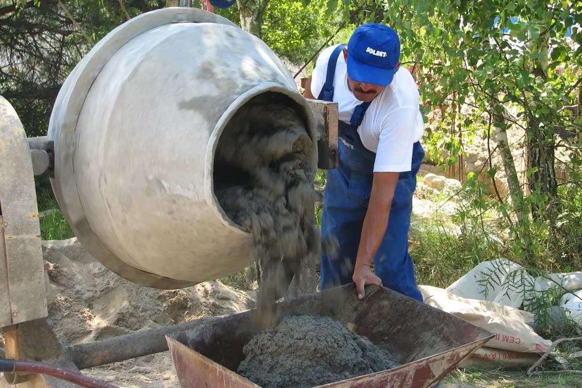 Jakie są najlepsze temperatury dla zaprawy cementowej? Uniknij błędów.