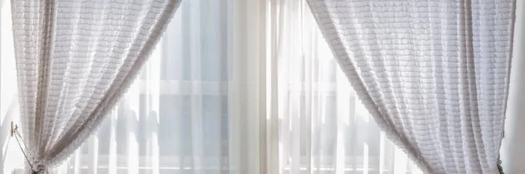 Jak prać firanki panelowe? Sprawdź, by uniknąć zniszczeń!