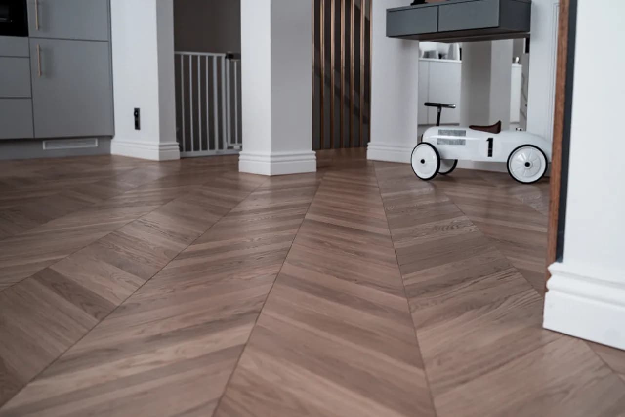 Jak zamontować listwy podłogowe bez błędów – proste metody i porady