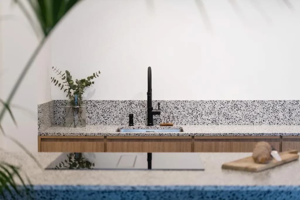 Jak skutecznie impregnować konglomerat, aby uniknąć zniszczeń?